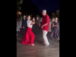 Екатерина и Александр Стриженовы танцами отпраздновали День независимости Индии💃  Правда, не в Индии, а в санатории в... (видео)