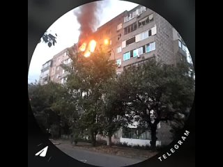 Украинские террористы атаковали Донецк и Макеевку — горят дома, погиб как минимум один человек  Вечером в Донецке,... (видео)