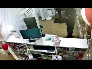 Внимание, розыск!    Установлено, что в период 14 октября текущего года подозреваемые, находясь в аптеке, расположенной... (видео)