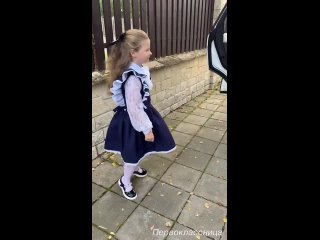 У Сергея Лазарева сегодня первоклашка🎈  Певец отвел детей в школу - 11-летний Никита пошёл в 5-й класс, а дочь Анечка... (видео)