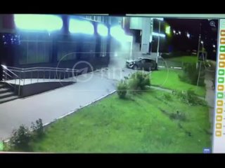 😱 Ночные покатушки подростков в Нижнем Новгороде закончились перевёрнутой машиной на улице Генерала Ивлиева.  В «Киа... (видео)