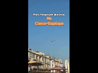 Здесь свой вайб, своя атмосфера. Здесь дети бегают с сачками и ловят крабов, здесь жарят шашлык на закате и слушают... (видео)
