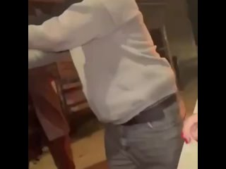 Избил ногами девушек за отказ в знакомстве разгневанный посетитель бара в Самаре.  39-летний Сергей устроил дебош в... (видео)