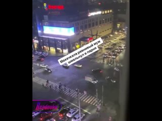 Из-за взгляда на женщину в никабе началась стрельба в Махачкале    У ТЦ «Этажи» в Махачкале мужчина открыл огонь по... (видео)
