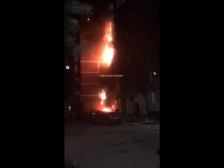 ❗️ВСЕМ ВНИМАНИЕ!  В Подмосковье за ночь сбили 42 беспилотника. Повреждены три жилых дома. Ограничения на взлет и... (видео)