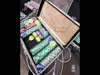 В Ростове-на-Дону полицейские ликвидировали нелегальное игорное заведение   Оперативниками установлено, что 42-летний... (видео)