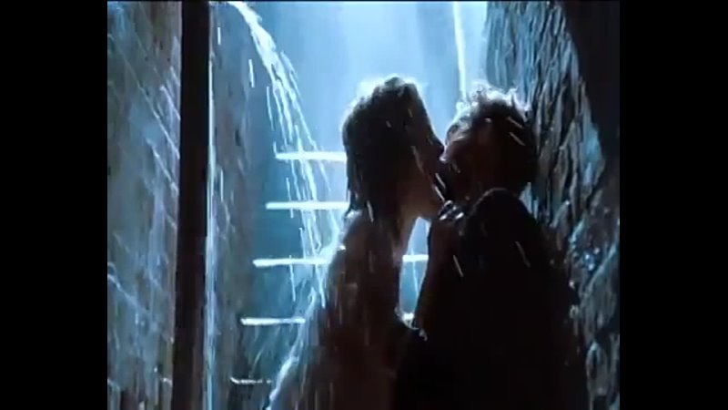 Actress luv Hot Sexy Kissing Love Scenes Video of Hollywood