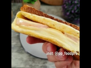 Сэндвич с яйцом и сытной начинкой