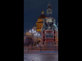 Осенний вечер на Исаакиевской площади.  Видео: andrei_mikhailov (видео)