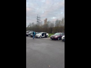 В ночь с 20 на 21 октября около дома по адресу Заречная 13 в Парголово с белого ФВ Поло были сняты и украдены 3 двери и... (видео)