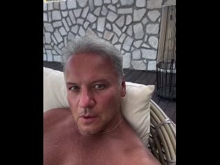 49-летний Александр Олешко показал себя полностью седым  Оказывается, телеведущий и актер скрывает возрастные изменения... (видео)