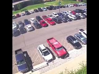 Федеральное бюро расследований обнародовало видеозапись с подозреваемым в убийстве политика Чарли Кирка в Юте. На... (видео)