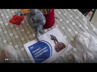 В Петербурге продолжается работа над скульптурой «Защитник Отечества». Её автор — художник-монументалист Валерия Лошак.... (видео)