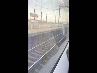 31.10.25, время - 14:23. Чем дети занимаются на каникулах? Проехал между вагонами от Новой Охты до Ручьев. (видео)