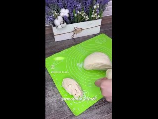 Постные чебуреки😊  Ингредиенты: - мука - 3 ст - кипяток - 1 ст - соль - 1/2 ч.л - растительное масло - 3 ст.л ... (видео)