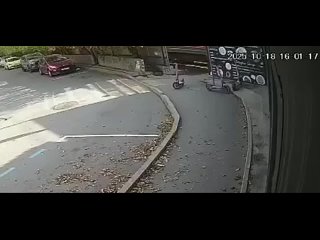 Во Владивостоке подросток попал под поезд, выбежав на рельсы в наушниках  ЧП произошло днём 18 октября на... (видео)