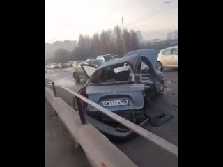 Осторожно, нецензурная лексика!  Огромная пробка собралась на Щербакова из-за ДТП.  На мосту столкнулись две... (видео)
