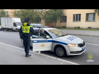 В Петербурге в рамках операции «Каршеринг» ночью около 4:20 на ул. Александра Матросова инспекторы остановили... (видео)