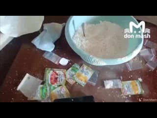 Двух наркодельцов с большой партией запрещенного вещества задержали в Таганроге    Двое местных сами производили... (видео)