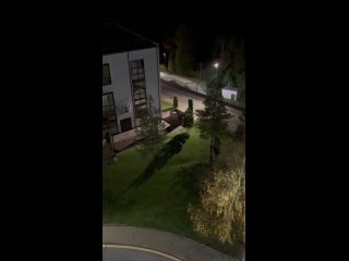 Да пора уже привыкнуть они там каждый день гуляют. - Вера Смыкова