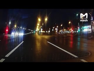 Зелёное свечение в небе — не пришельцы и не метеорит. Скорее всего, в атмосфере сгорел космический мусор/кусок... (видео)