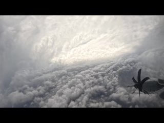 🌪 Мощный ураган «Мелисса» сняли на видео изнутри    В настоящее время он приближается к Ямайке, в результате чего... (видео)