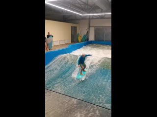 Новосибирск стал ближе к океану. Теперь любители водных видов спорта могут прокатиться на волне для серфинга, прямо в... (видео)