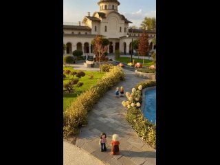 Достаточно реалистично 🤣На первых же секундах человек пытается сигануть с крыши. - Евгений Ковыляев