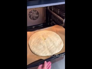 Пирог с картофелем и сыром🥧   Ингредиенты: - мука - 300 гр - вода - 180 мл - дрожжи - 7 гр - сахар - 1 ч.л - соль -... (видео)