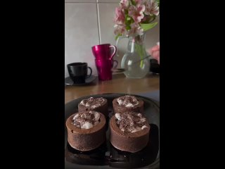 Пп -пирожные брауни с кремом. Без муки и сахара!🔥  КБЖУ на 100 гр: 160/7.3/4.9/21  🥗 банан 120 гр 🥗 яйцо 1 шт 🥗... (видео)