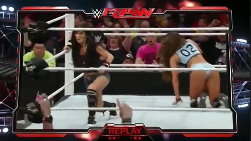 WWE Raw Nikki Bella vs AJ