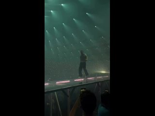 Врываемся в пятницу с крутейшим Дрейком, который сегодня отмечает день рождения! 🕺  ⚡ С тебя лайк, с нас гороскоп: ... (видео)