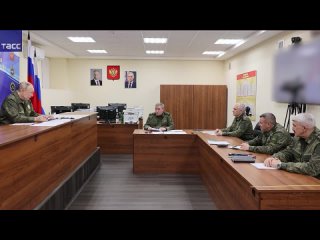 Это благодаря ценным указаниям нашего Главнокомандующего, его гениальным планам и графикам, Российская армия неуклонно... - Молчаливая Нога
