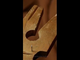 Вы не поняли! Там не в слове ошибка, а в пунктуации и предлог лишний! Там написано ХОРОШЕЕ УКРАШЕНИЕ, ЛОШКИ!😂 - Антон Прозоров