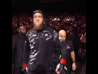 Бразильский боец UFC вышел в октагон под «Матушку-землю» и объявил себя русским после победы  Бразильский боец Вальтер... (видео)