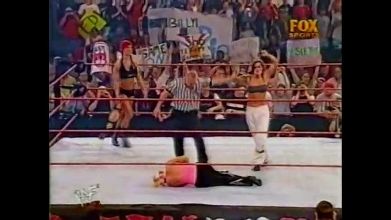 Lita & Chyna vs Ivory & Molly Holly(WWF Raw Is War 