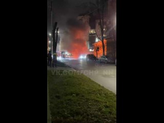 Женская месть?! На улице Костина один автомобиль сгорел, второй пострадал частично.  Со слов очевидцев, рядом проходила... (видео)