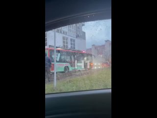 Пассажира, устроившего погром в нижегородском автобусе, задержали сотрудники ППСп.  Вчера мужчина вырвал дворник... (видео)