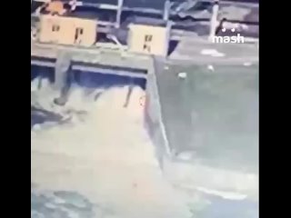 Около четырёх тысяч ВСУшников находятся под угрозой затопления из-за атак на Белгородское водохранилище. По данным... (видео)