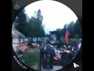 Тринадцатилетняя школьница сняла клип на могиле погибшего участника СВО. В кадре она танцевала и пела фразу "забери... (видео)