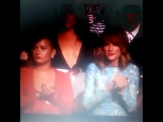Demi Lovato and Taylor Swift during 5SOS’s performance. #2