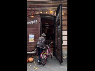 Уголок Америки в центре Петербурга   Команда рассказывает, что большинство позиций поступают в Россию ограниченной... (видео)