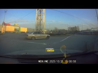 Полёт дрифтёра около Меги закончился на обочине  "И судя по тому как он озабоченно ходил вокруг машины, видимо лишился... (видео)
