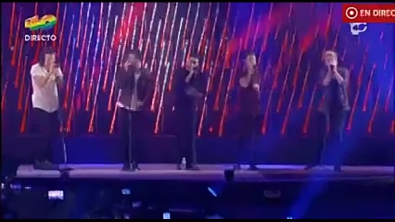 One Direction Performing Steal my Girl at 40 Principales Spain December