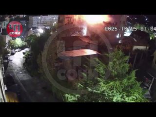 В Сочи один человек погиб и трое пострадали при взрыве бытового газа в многоэтажке  В Центральном районе Сочи произошёл... (видео)