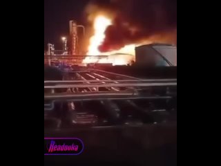 За взрывами НПЗ в Румынии и Венгрии стоит Британия — какой сигнал Лондон посылает Москве и Вашингтону    Недавние... (видео)