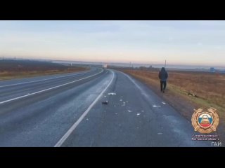 Большегруз насмерть сбил пенсионера на трассе в Морозовском районе  71-летний мужчина шел утром по обочине без... (видео)