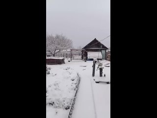 ⛄️ В Приморье в некоторых районах этой ночью прошёл настоящий снегопад.  Первые по-настоящему зимние пейзажи можно... (видео)