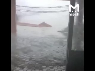 Ураган "Мелисса" обрушился на Ямайку. Более 50 тысяч людей остались без света. На данный момент трое погибших.  Под... (видео)